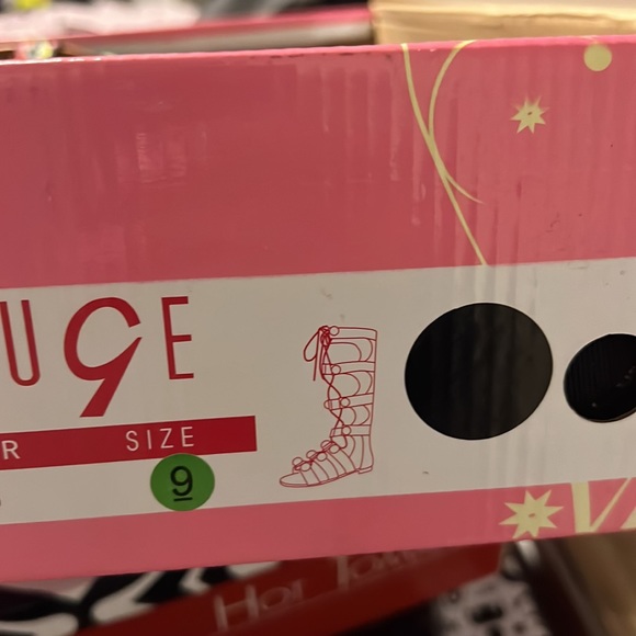 Sanders - Picture 2 of 2